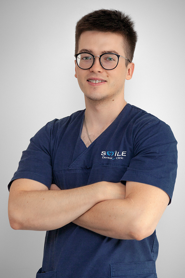Lek. dent. Bartosz Jechanowski